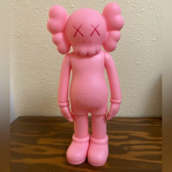 KAWS MEDICOM TOYカウズ ファミリー ピンク KAWS MEDICOM TOYカウズ ファミリー ピンク KAWS - Family Figures